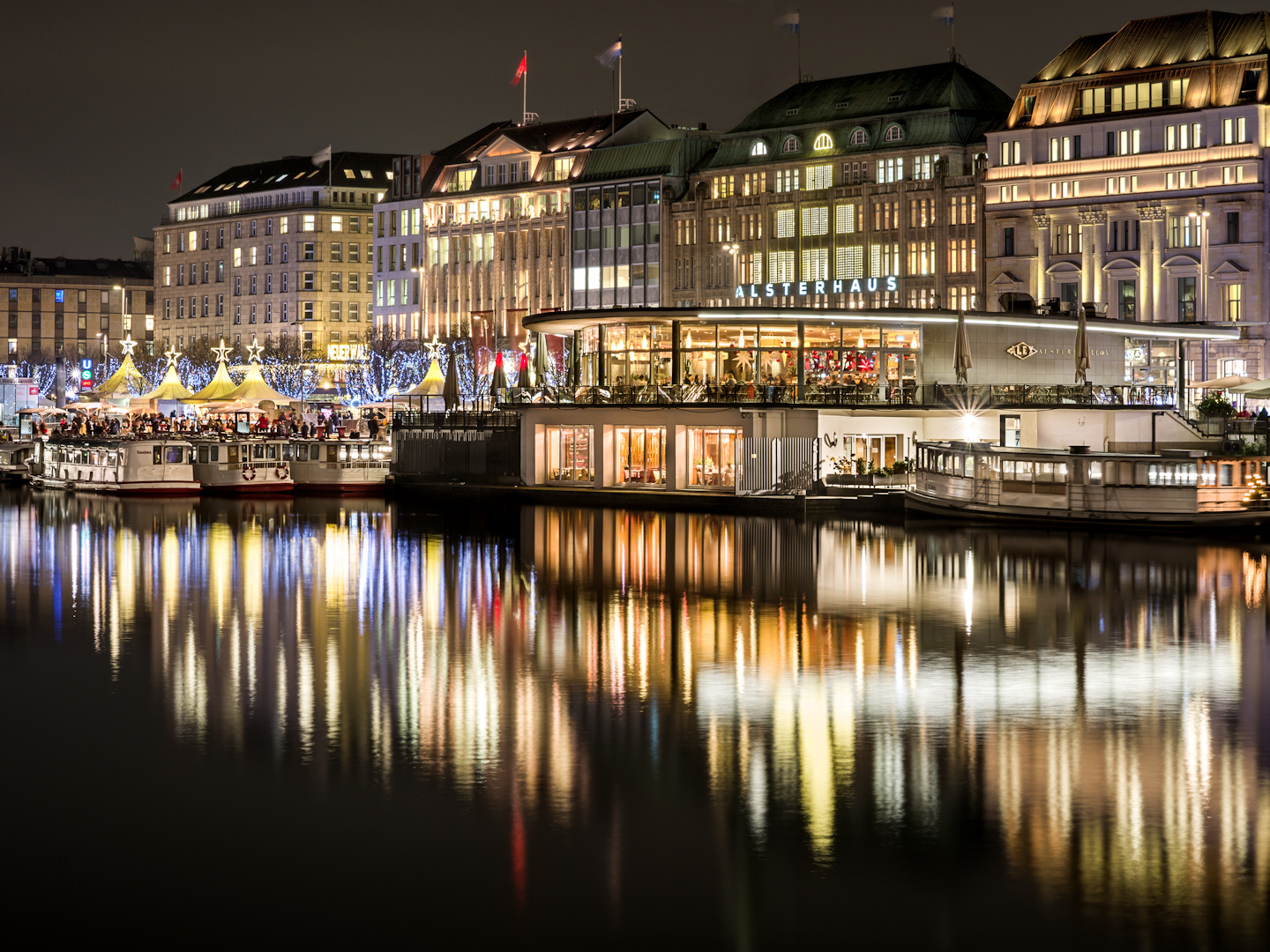 Binnenalster  beleuchtet