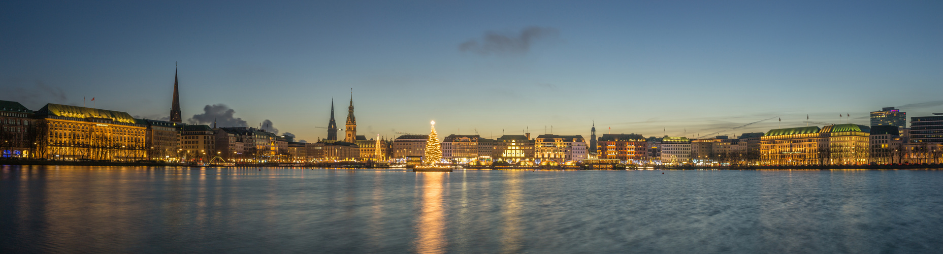 Binnenalster im Adventskleid