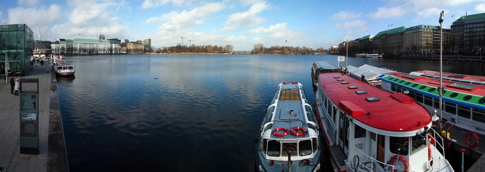 Binnenalster mit Alsterdampfer