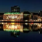 Binnenalster mit Blick auf das Hotel Vier Jahreszeiten