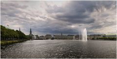 Binnenalster mit Wolken