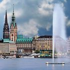 Binnenalster, Nikolaikirche und Rathaus in Hamburg