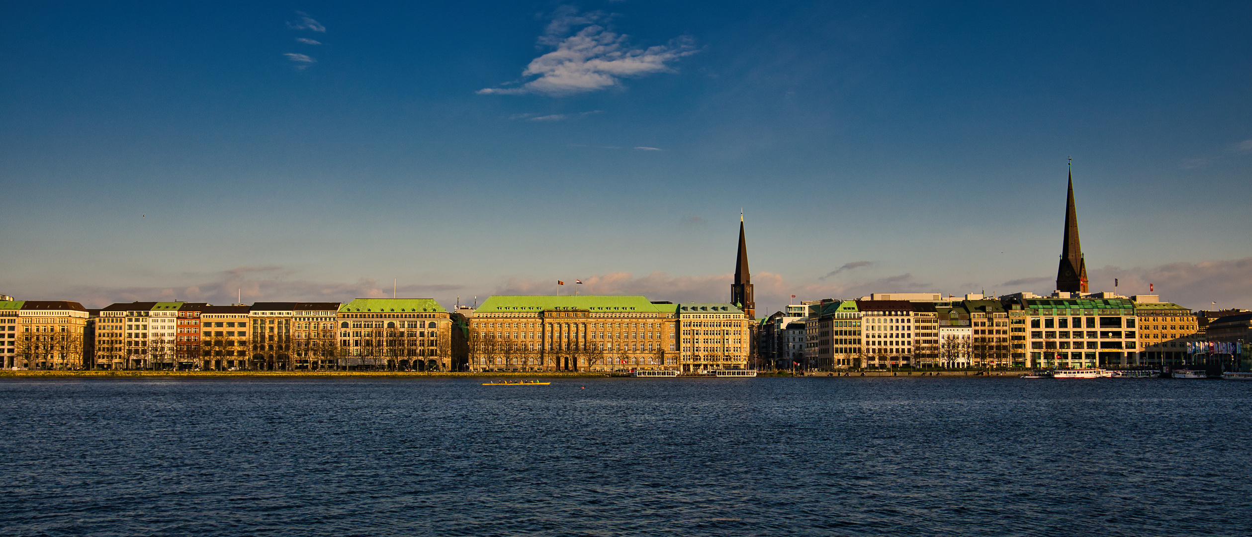 Binnenalster - Panorama im letzten Abendlicht