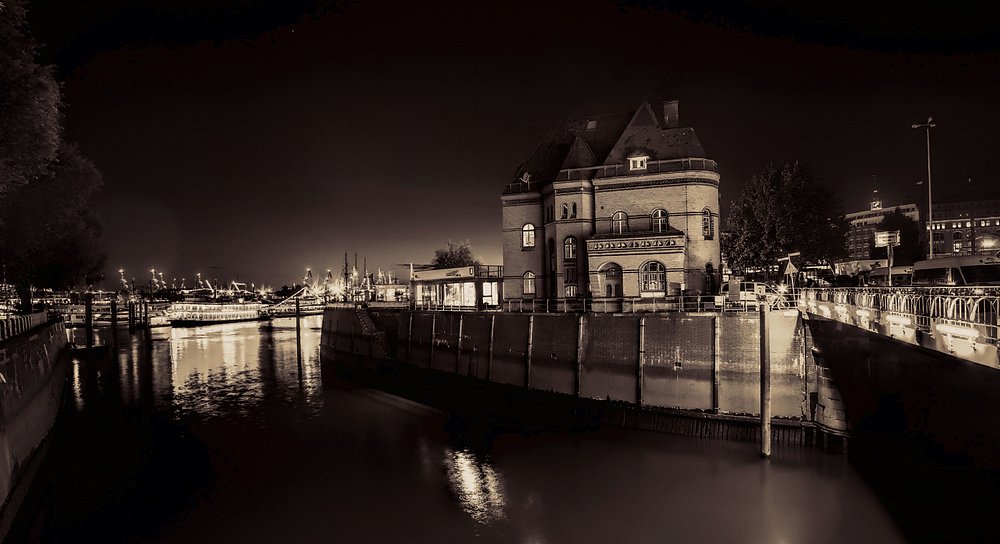 Binnenhafen Hamburg - "Notruf Hafenkante" ...