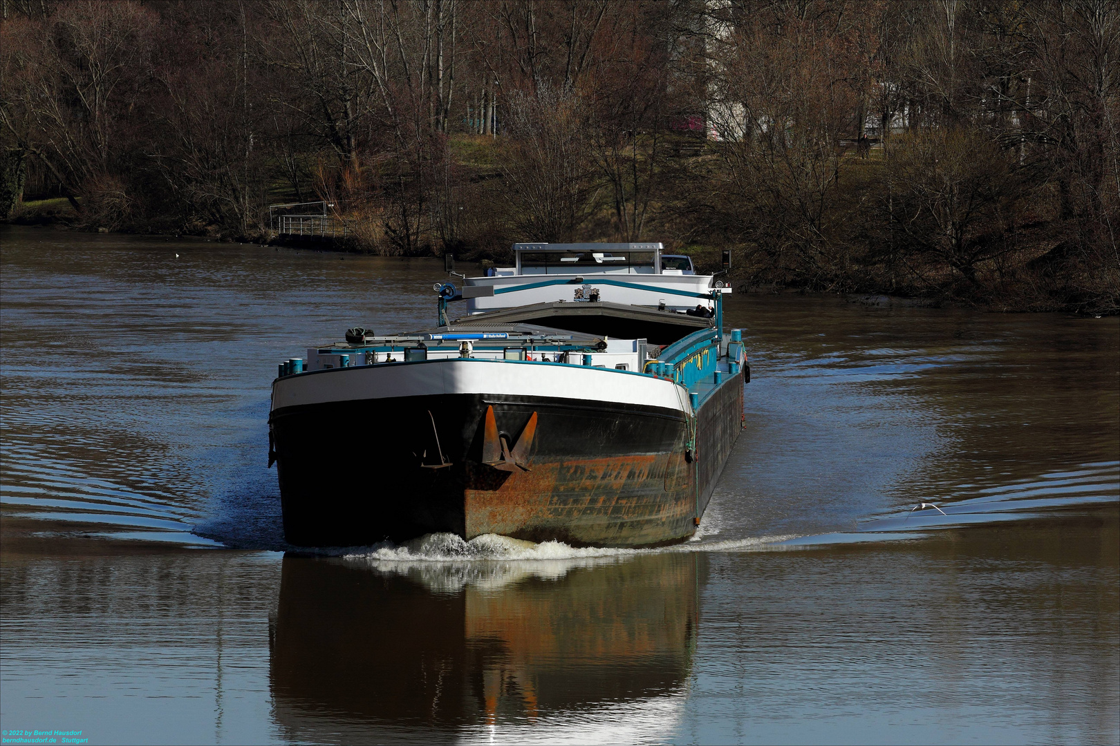 Binnenschiffer und Neckar