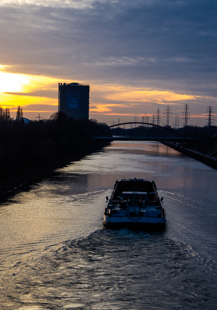 Binnenschifffart auf dem Rhein-Herne-Kanal