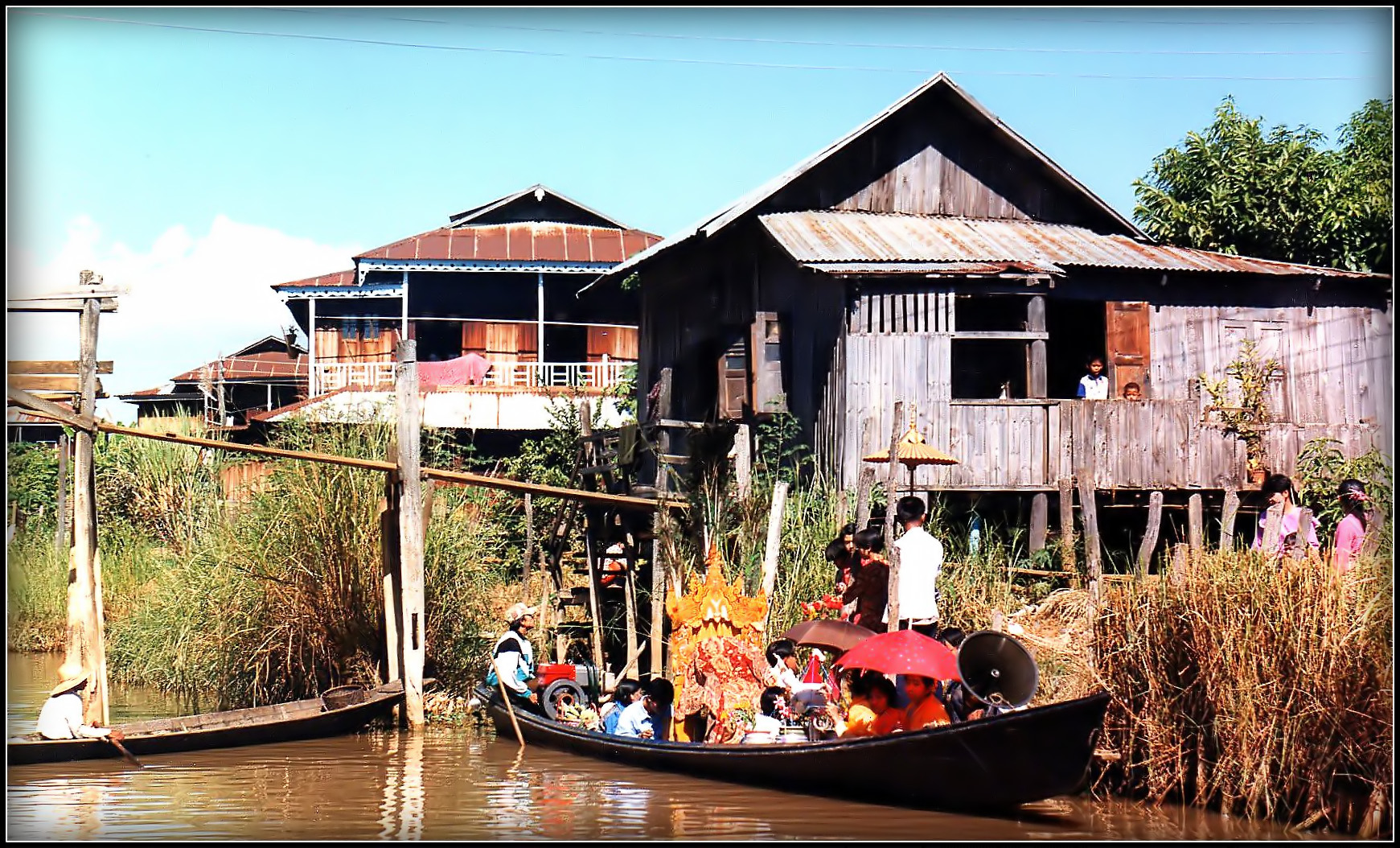 BIRMANIE - 10 -  Lac Inlé ( scan de photo argentique ) 