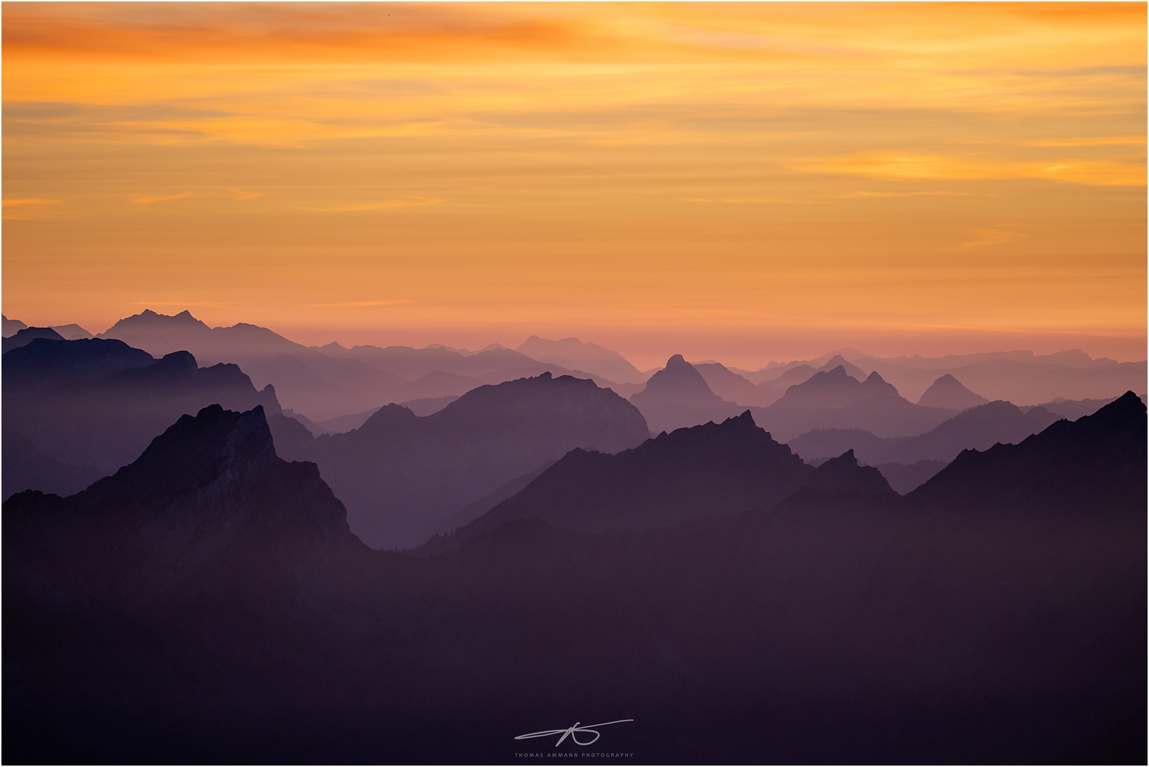 Bis weit in die schweizer Alpen