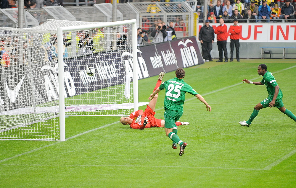 Bis zum Titan braucht´s halt noch,ne ganze Weile ! 2 : 0 für Wolfsburg