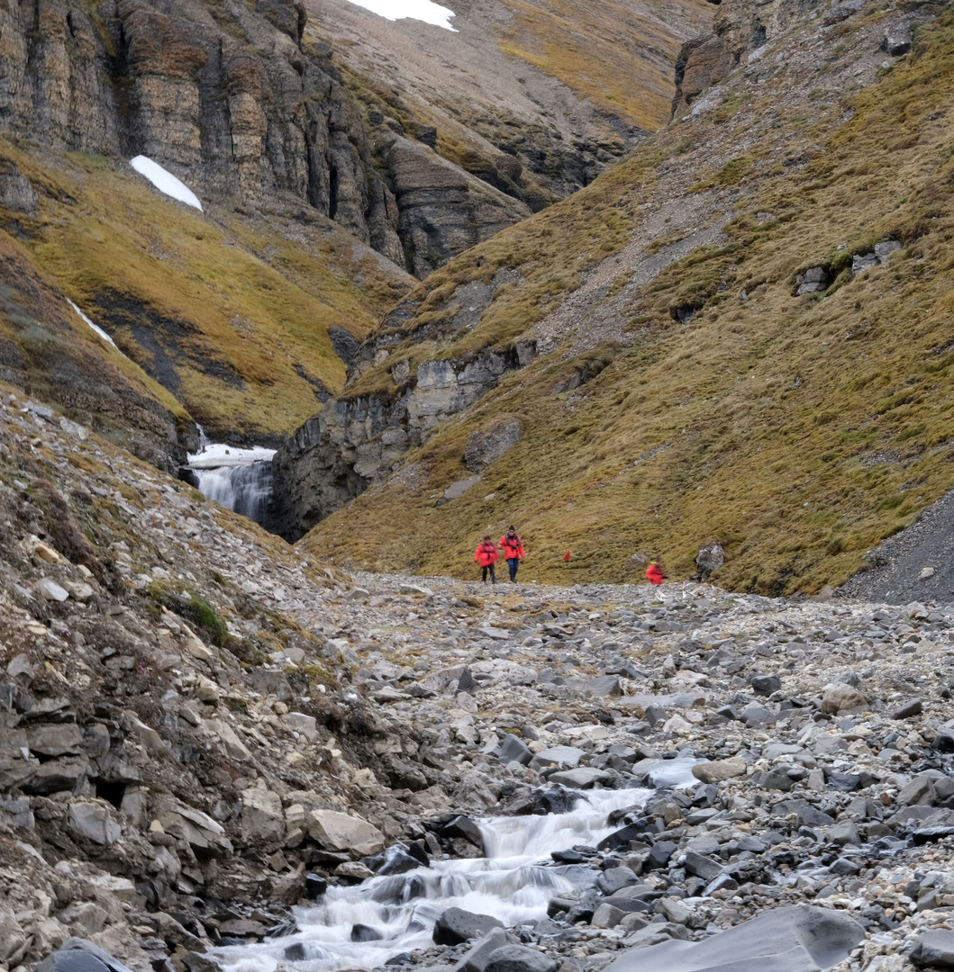 Bis zum Wasserfall