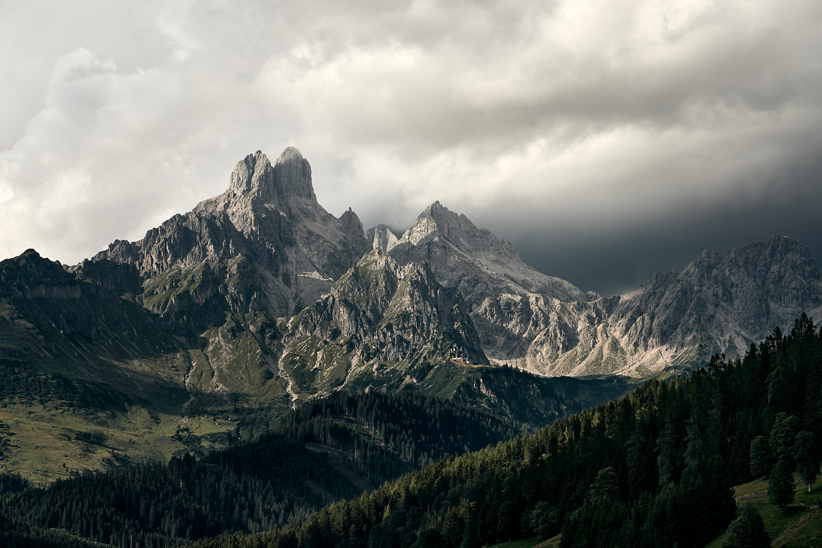 Bischofsmütze mit Hofpürglhütte