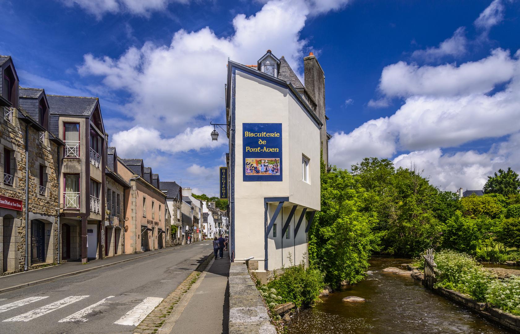 Biscuiterie De Pont Aven Bretagne France Foto Bild Wasser Fruhling Himmel Bilder Auf Fotocommunity