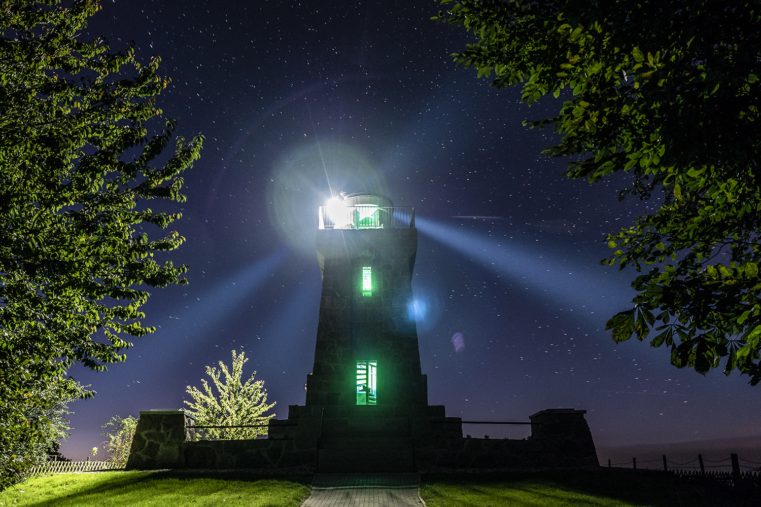 Bismarcksäule bei Nacht