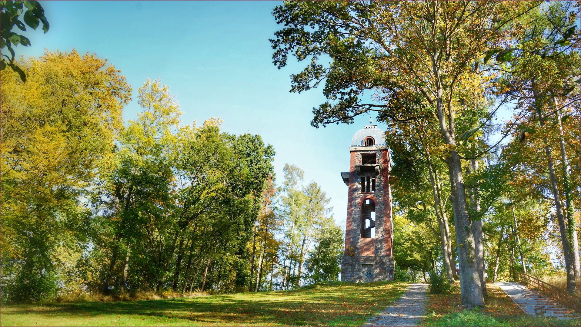 Bismarckturm mit Pickelhaube ...