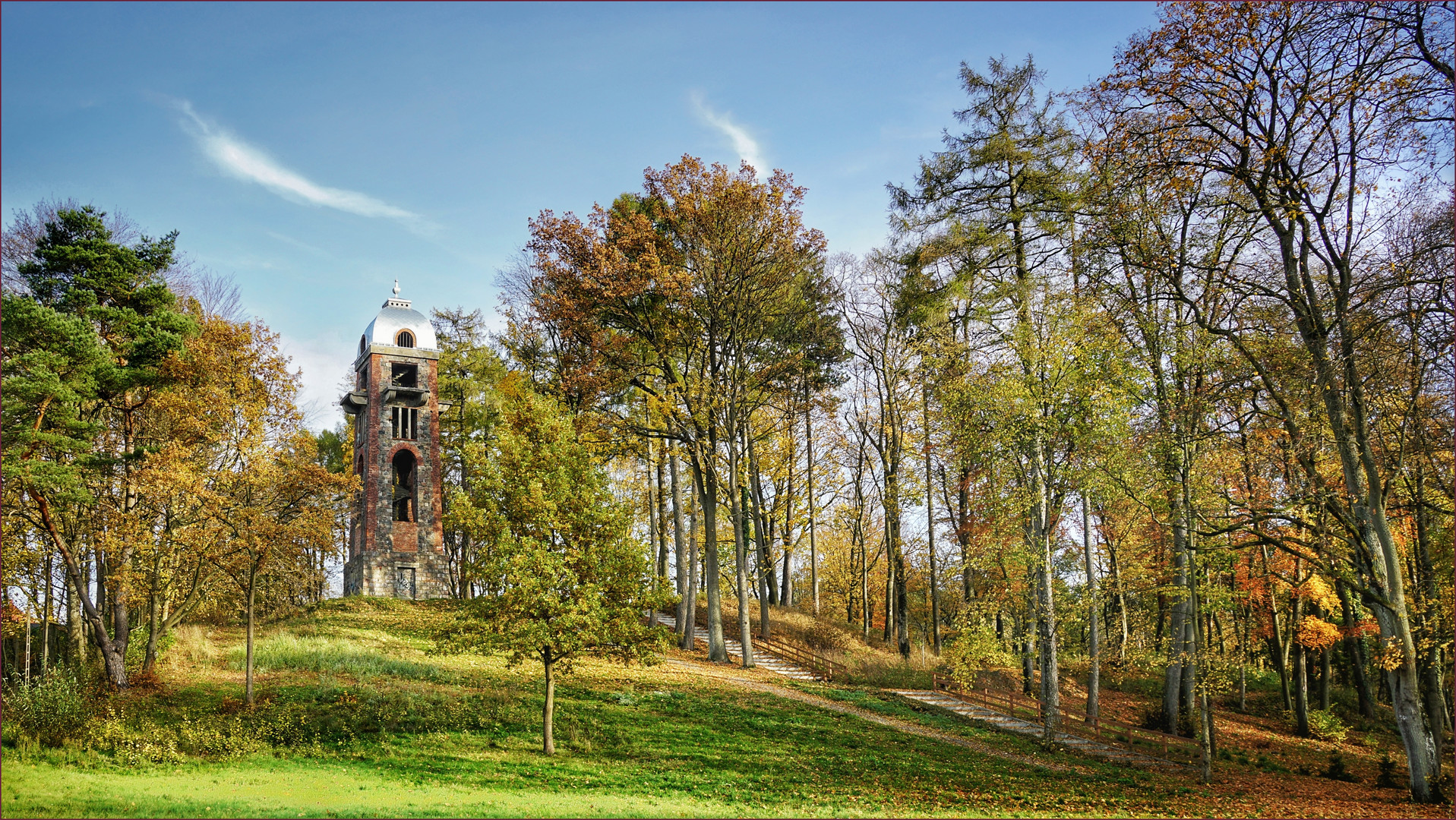 Bismarckturm - mit Pickelhaube ...