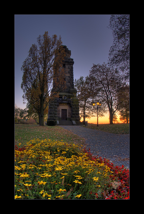 Bismarckturm vorm Sonnenuntergang