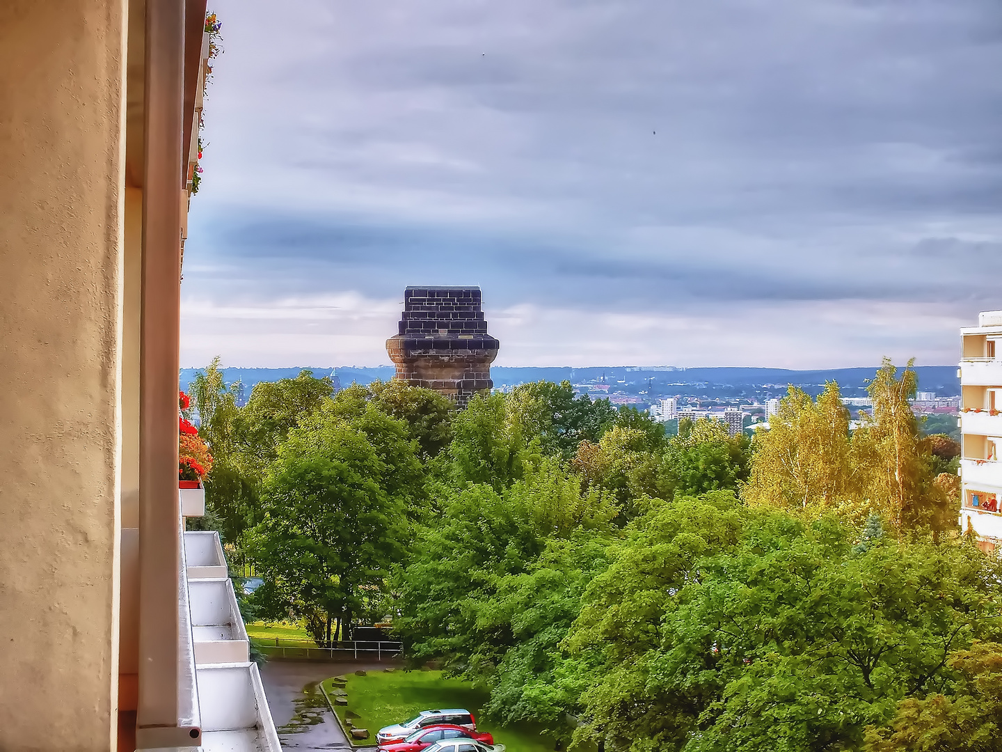 Bismarkturm mit Blick über Dresden