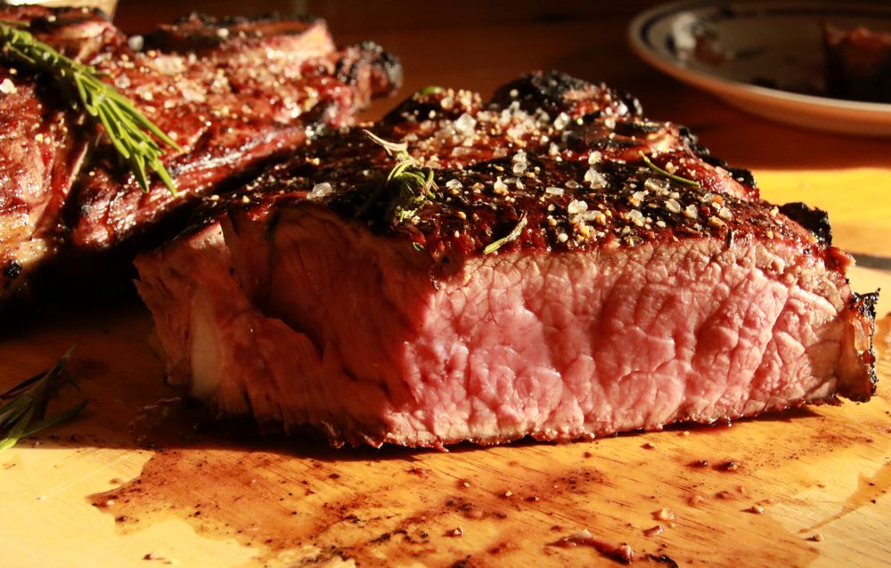 Dinner fiorentina steak fiorentina steak dinner with wine tasting of personal reserve wine. Fiorentina Steak Rind - Bistecca alla Fiorentina auf dem Grill II Foto & Bild ...