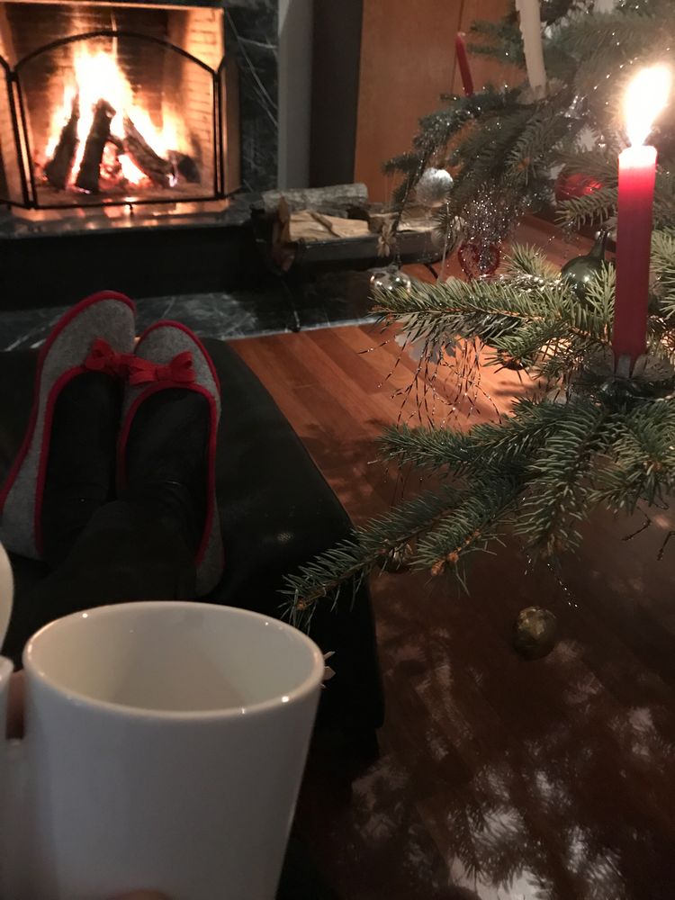 Bitte eingießen - gemütliche Kaffeepause am Kamin