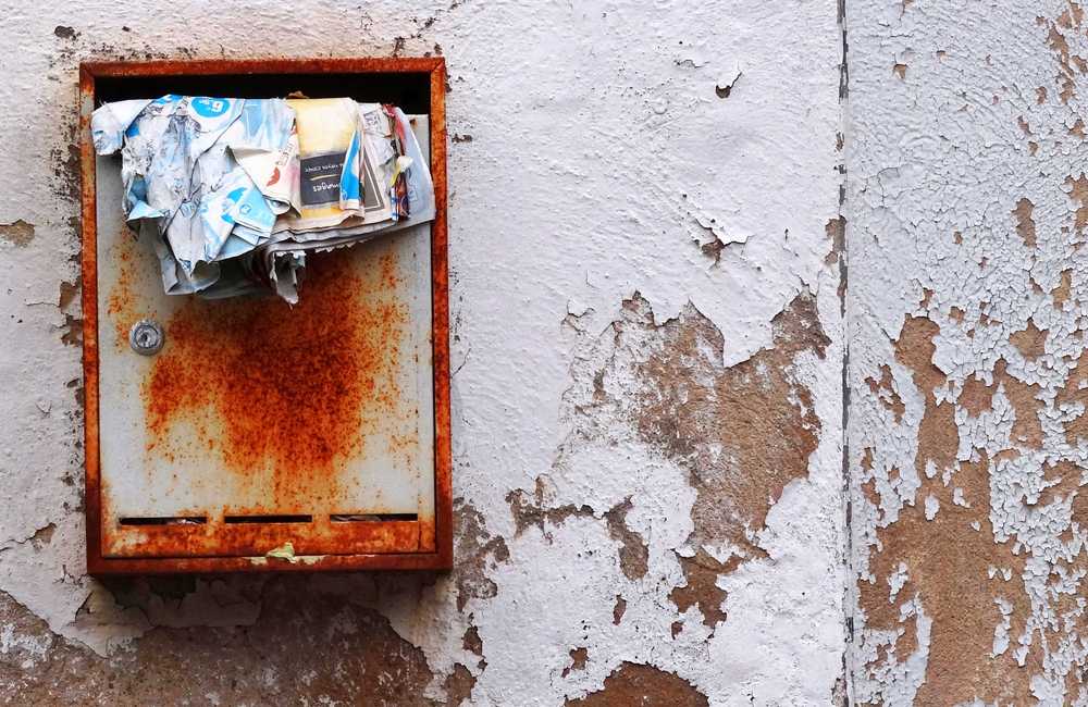 bitte gelegentlich den briefkasten leeren