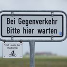 Bitte hier warten