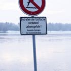 Bitte keinen Kopfsprung auf die Eisfläche!