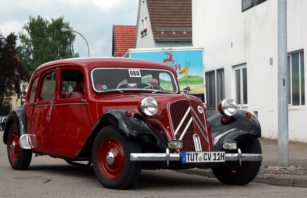 Bitte langsam fahren.