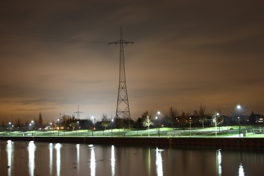 Bitterfeld bei Nacht