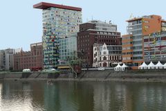 bizarre Architekturstile am Medienhafen Düsseldorf