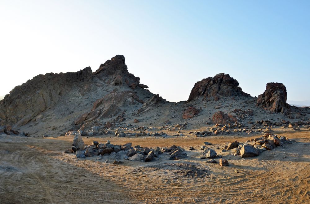 Bizarre Berglandschaft um Puerto Inka im Süden Perus