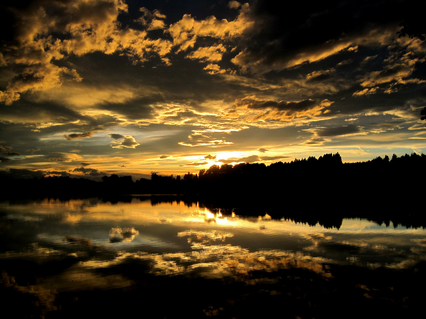 Bizarre Föhnwolken