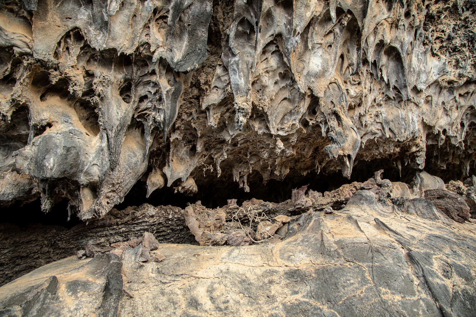 Bizarre Formen am Lavafluss