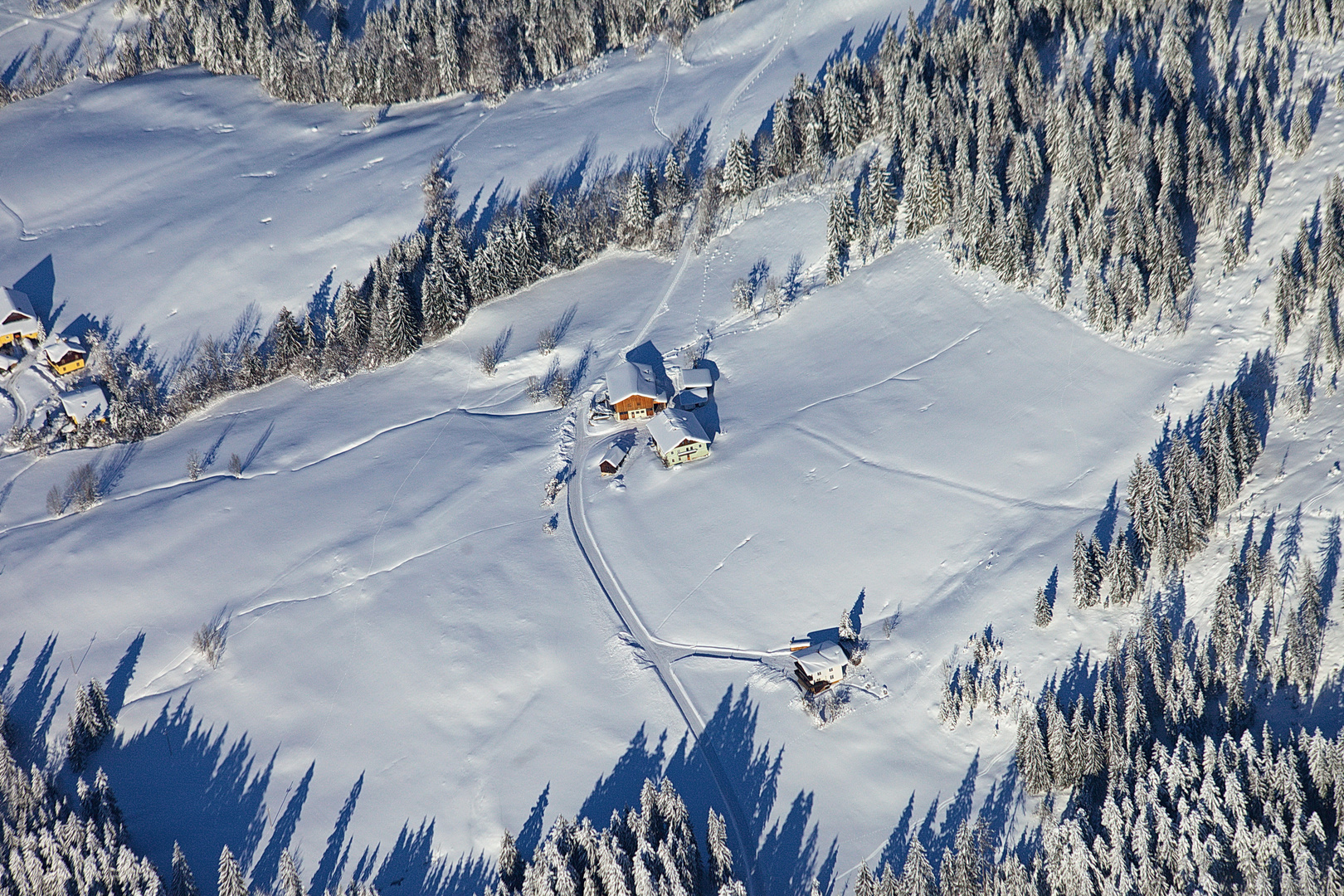 Bizarre Winterlandschaft aus der Ballonperspektive (3)