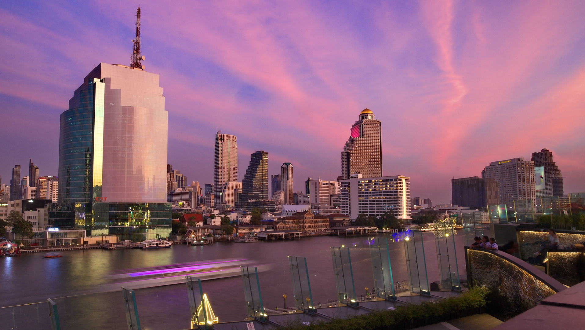 BKK waterfront ©