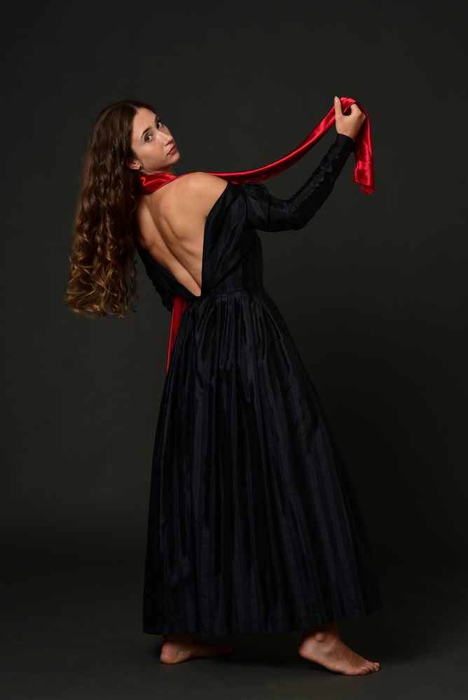 black dress red ribbon Foto & Bild | menschen Bilder auf fotocommunity