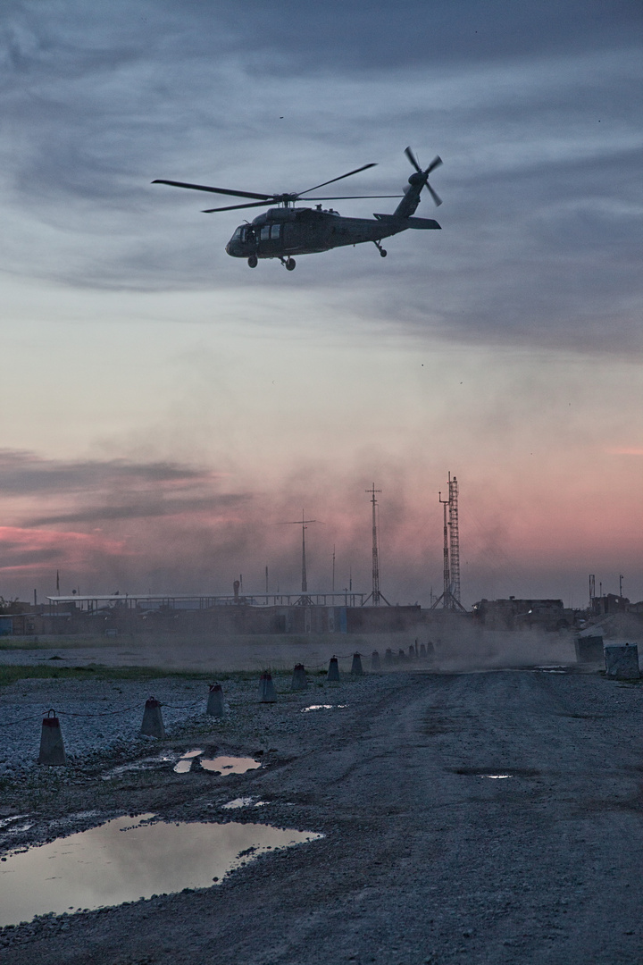 Black Hawk Langung bei Sturm