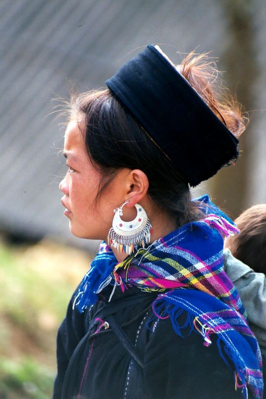 Black Hmong Frau