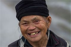 Black Hmong Frau