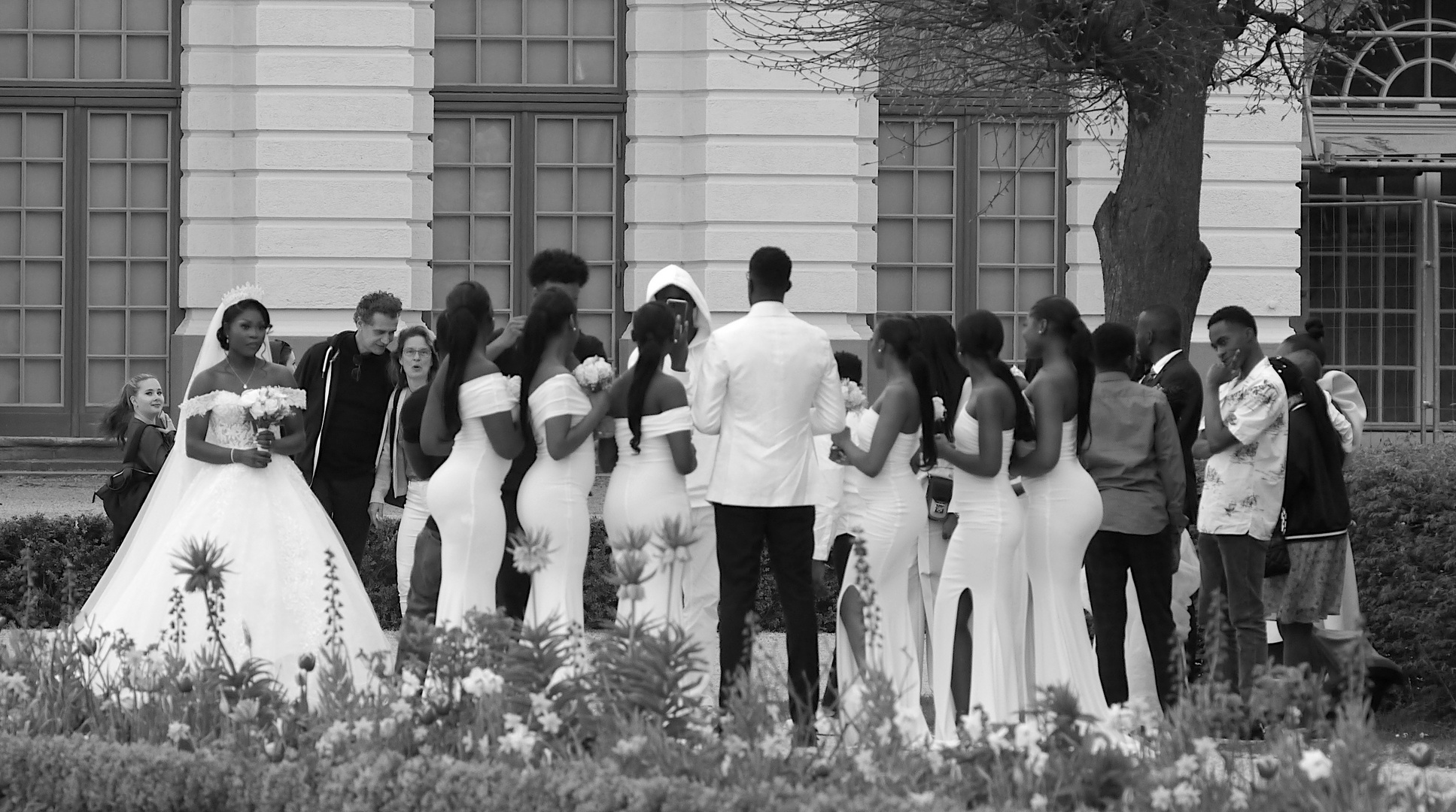 black 'n white wedding