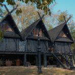 Black Temple Chiang Rai (3)