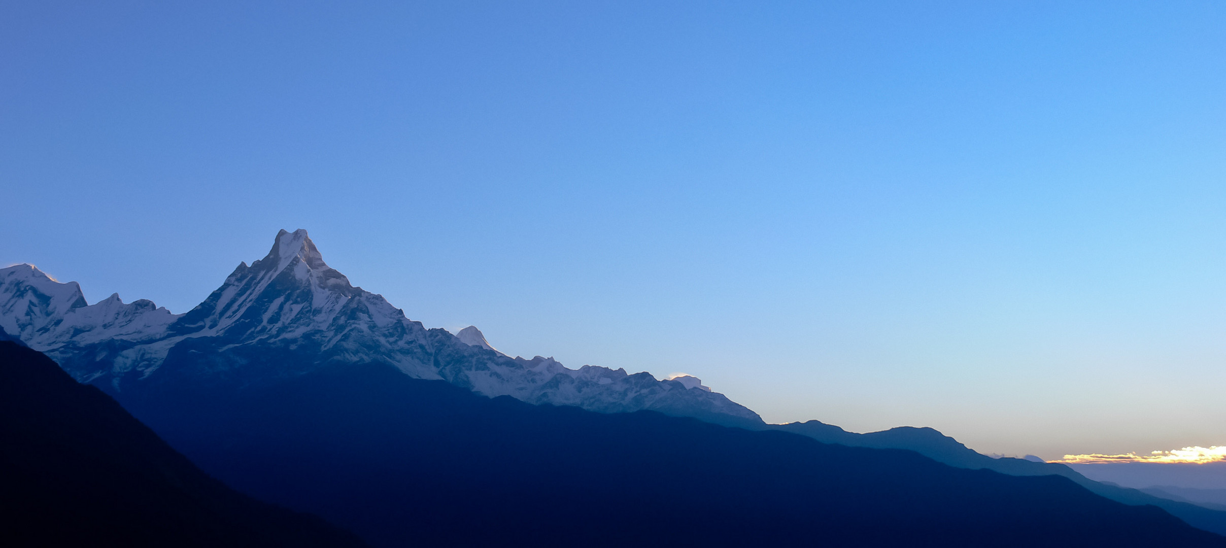 Black to Blue - Sunrise in the Himalaya Alpine