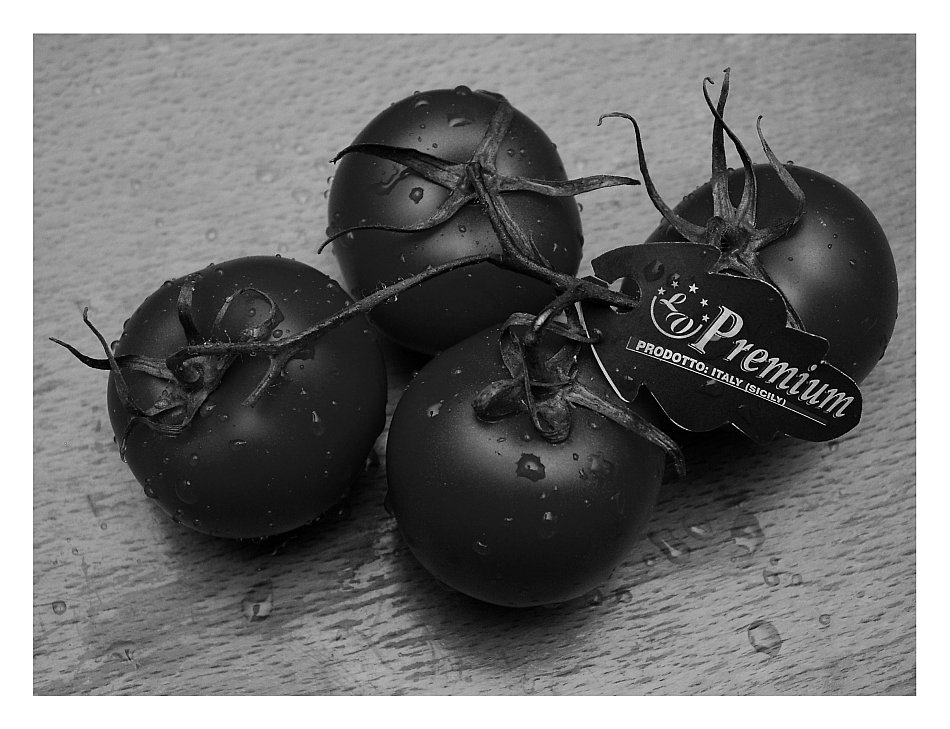 black tomatoes