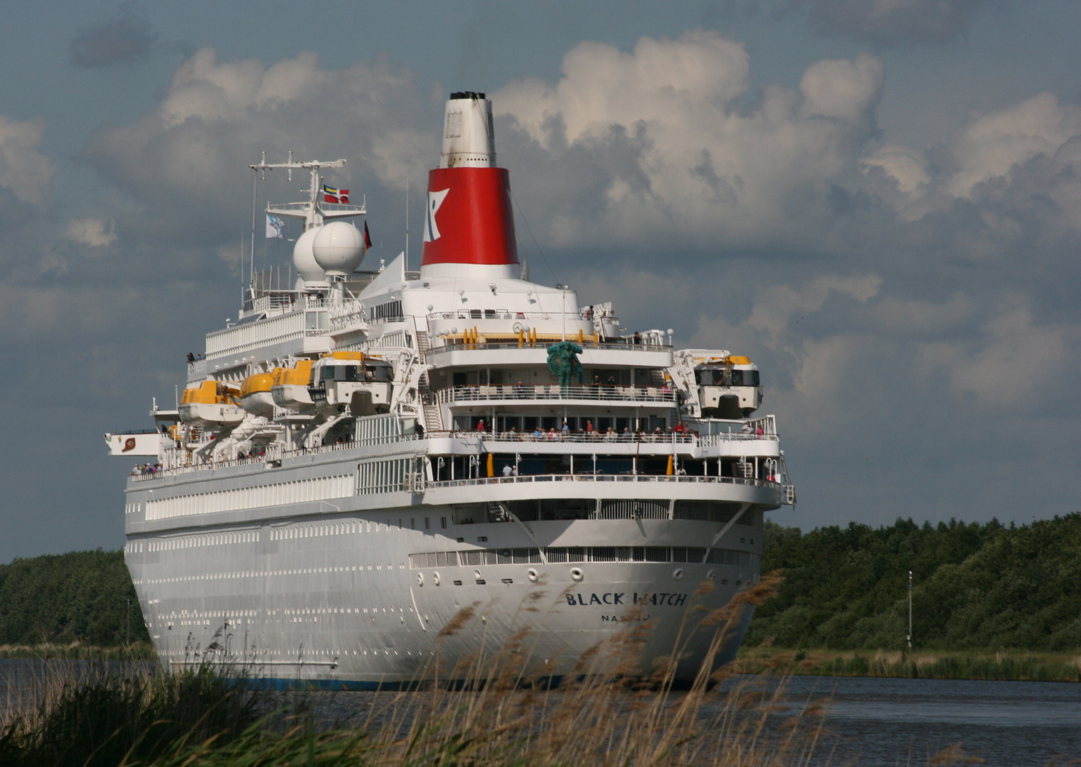 Black Watch auf dem Nord-Ostsee-Kanal bei Brunsbüttel