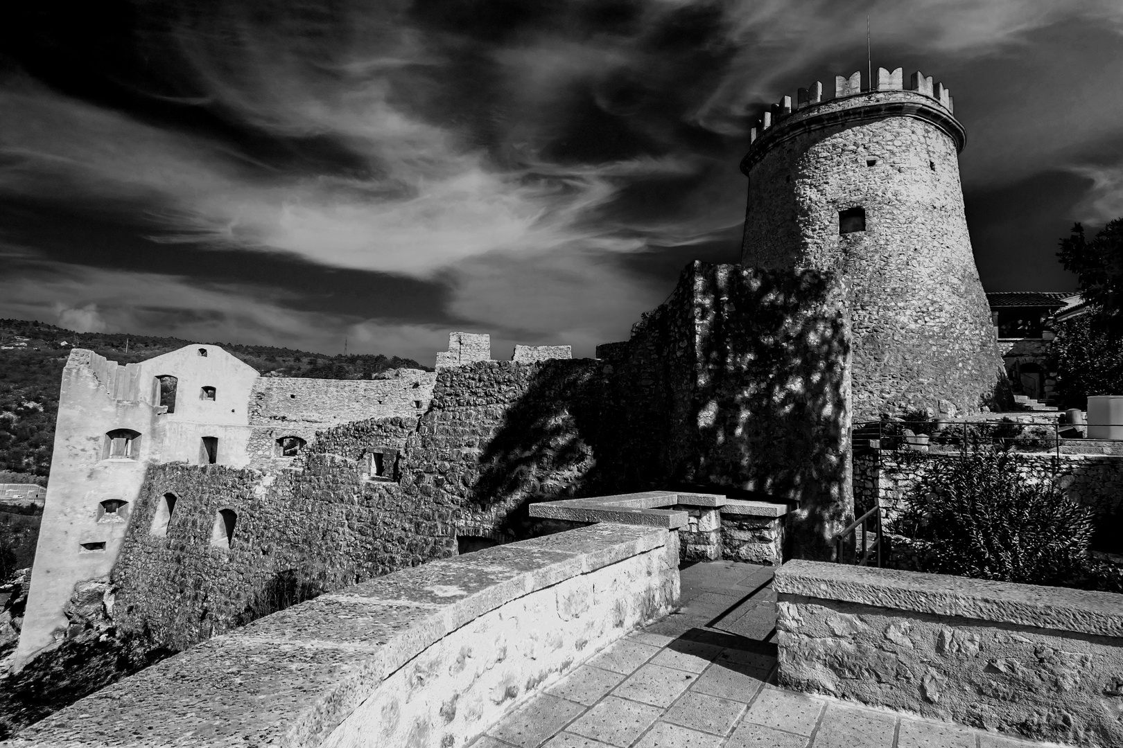 BLACK & WHITE : CROATIA - CASTLE TRSAT - RIJEKA