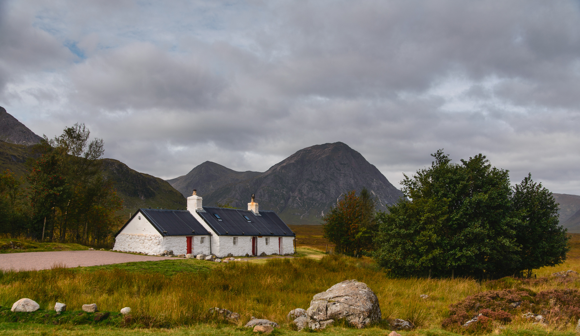 [ Blackrock Cottage & Buachaille Etive Mór ]