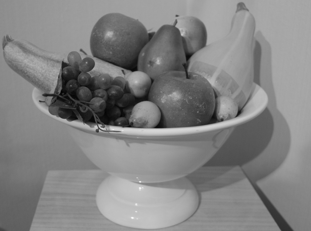 Black&White Fruits