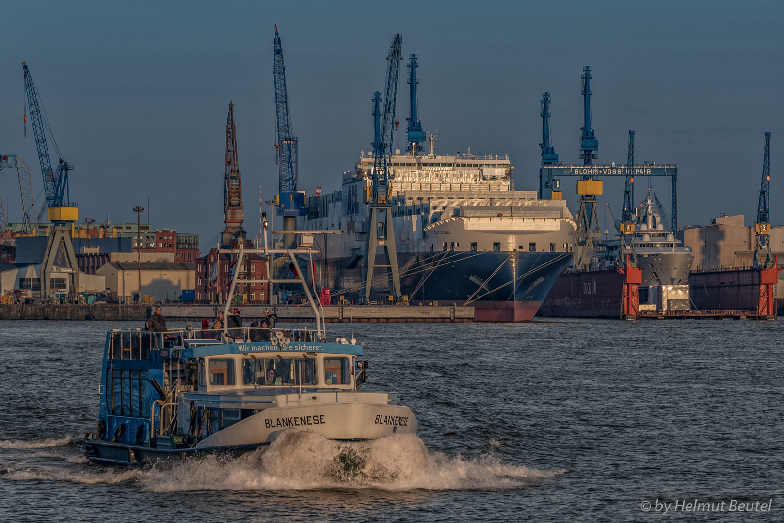 Blankenese - dem Sonnenuntergang entgegen