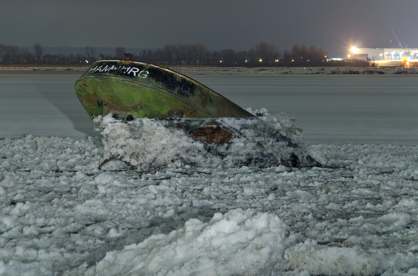 Blankenese, die UWE im Wintereis