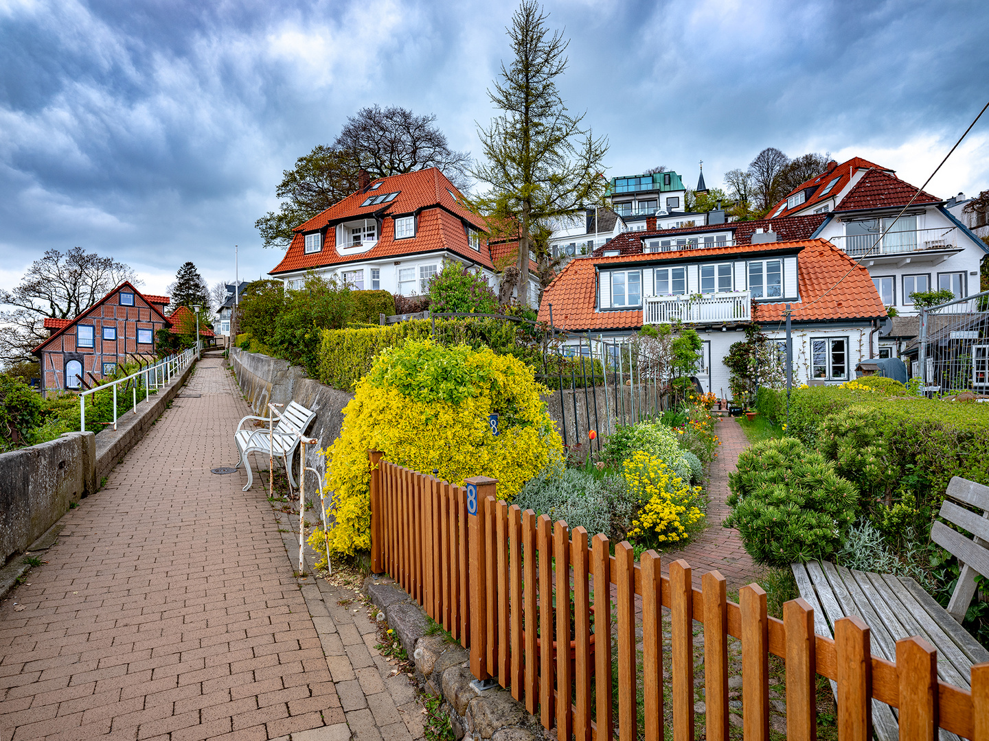 Blankenese - Elbterrasse mit Süllberg