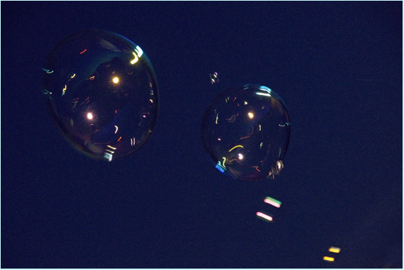 Blasen am Abendhimmel